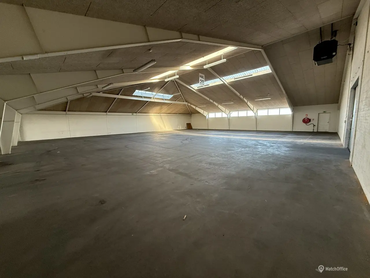 Billede 3 - Lagerhaller med gode muligheder – 2.016 m²