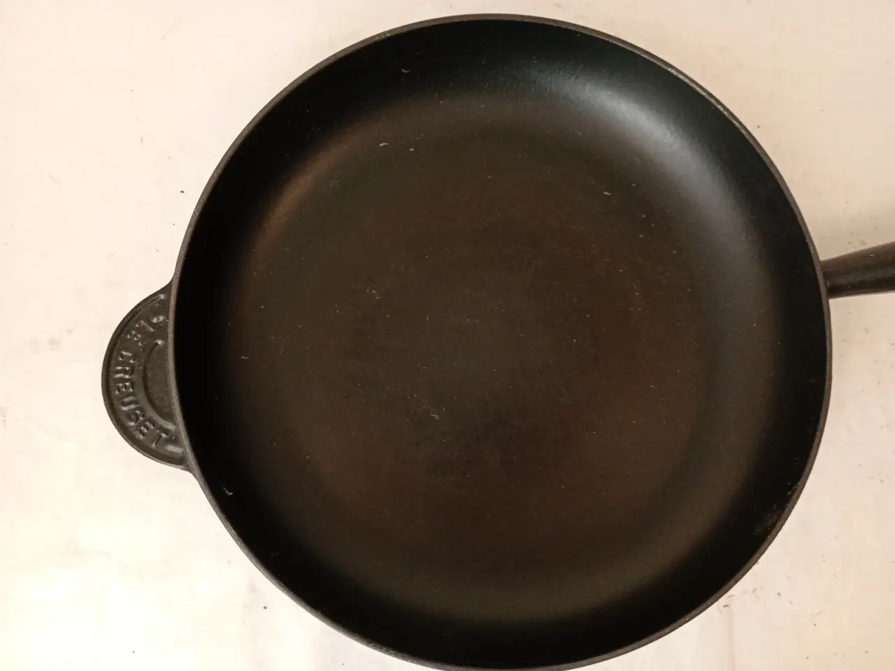 Billede 3 - STOR LE CREUSET STØBEJERNS STEGEPANDE MED TRÆSKAFT