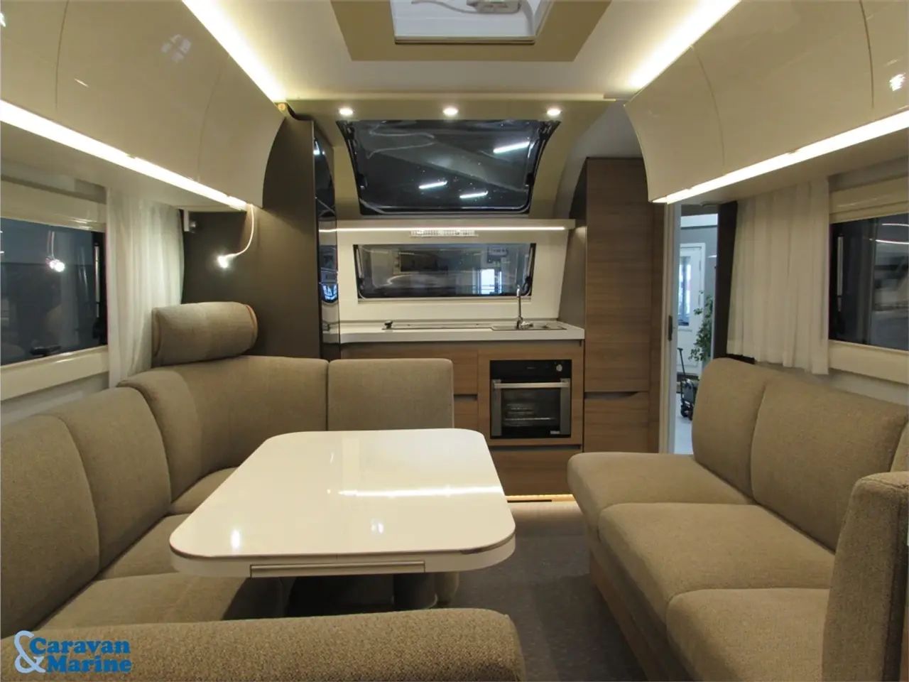 Billede 6 - Adria Alpina 663 HT – luksus campingvogn med alt.