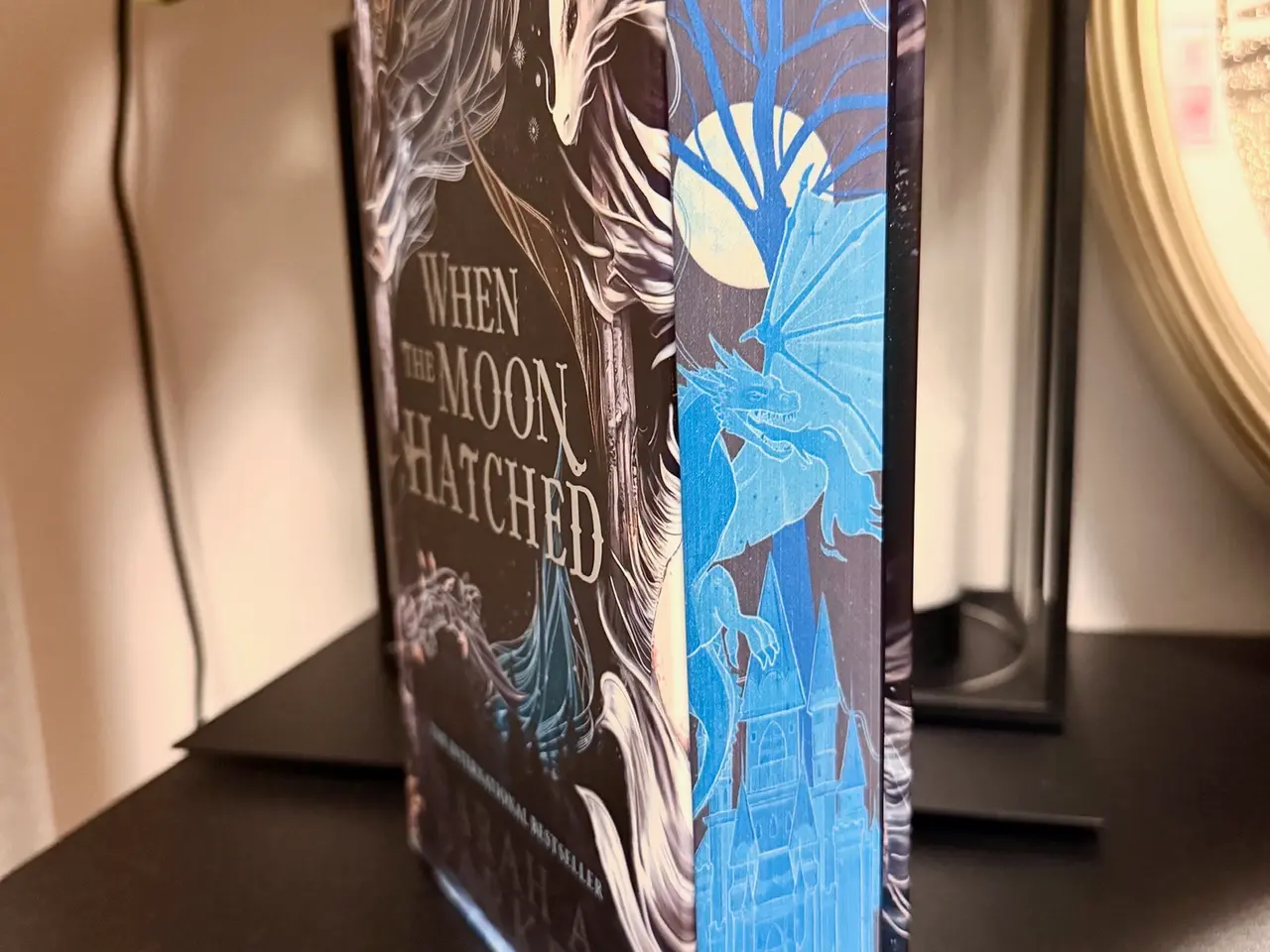 Billede 1 - When the Moon Hatched by Sarah A. Parker