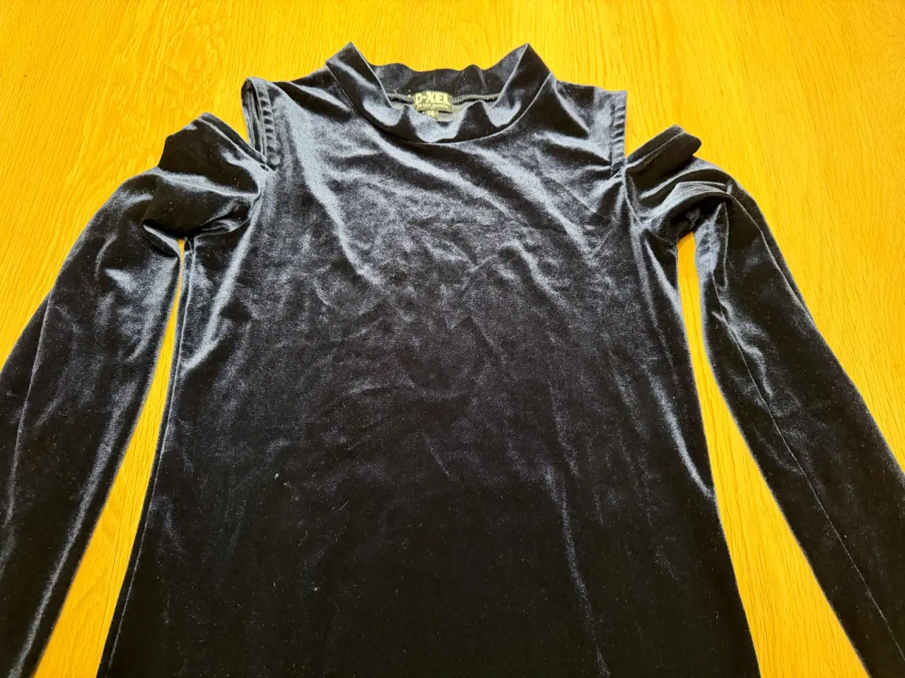 Billede 2 - 3 rigtig fine kjoler fra DKNY og Dxel  str 164 