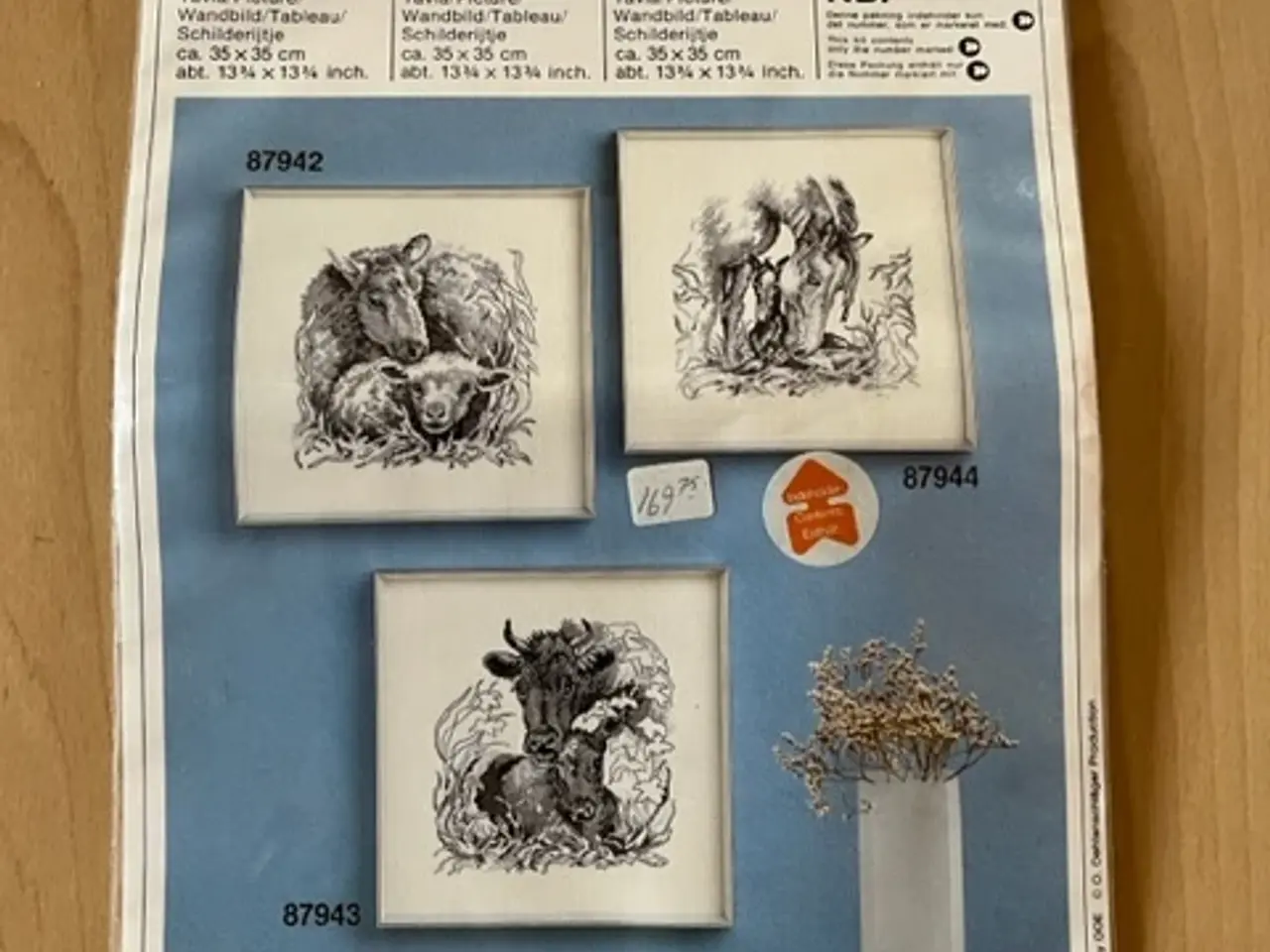 Billede 1 - Broderi med hest og føl