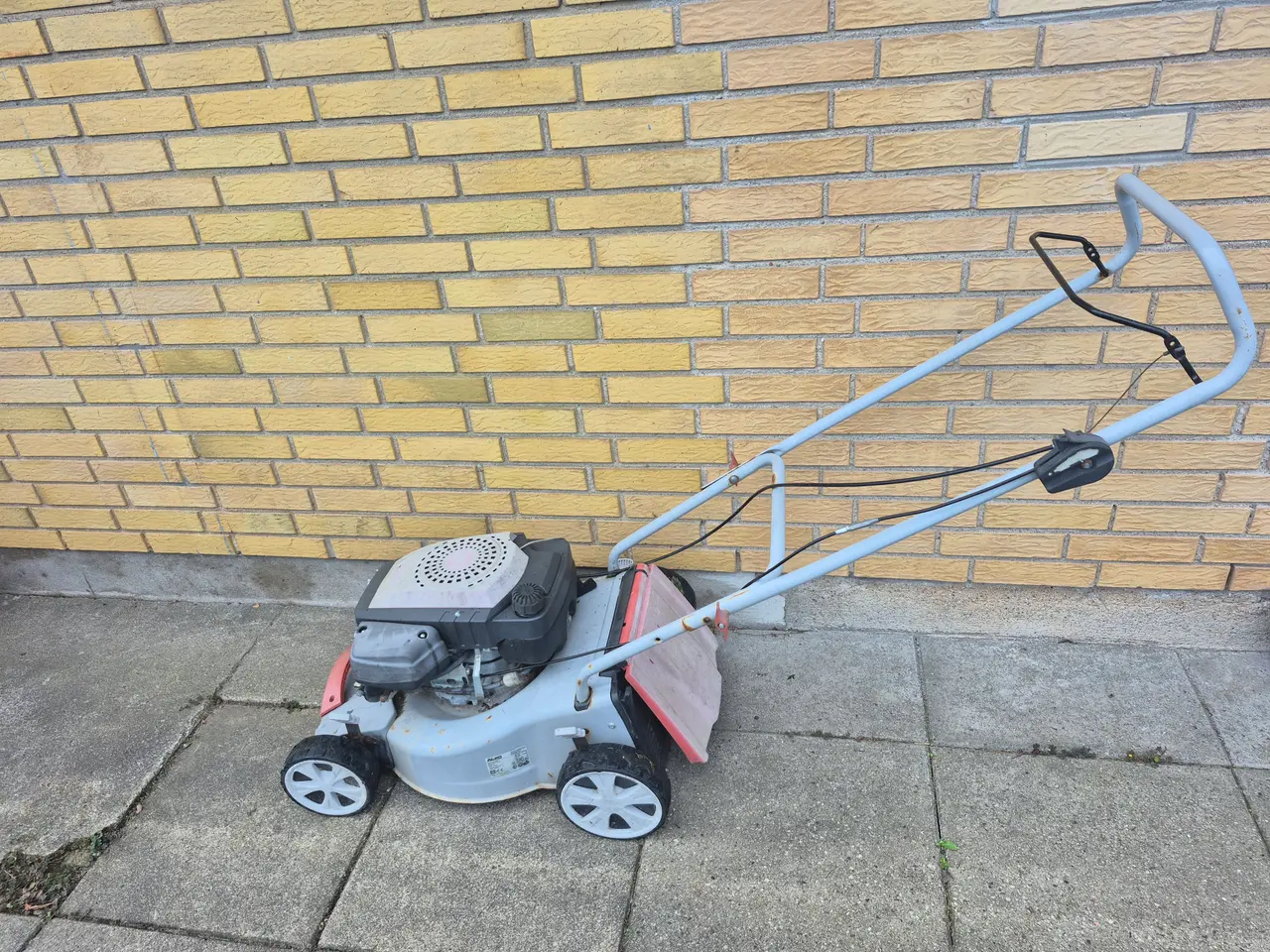 Billede 1 - AL-KO  plæneklipper virker