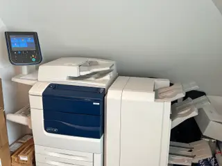 Digital produktionsprinter til grafisk produktion
