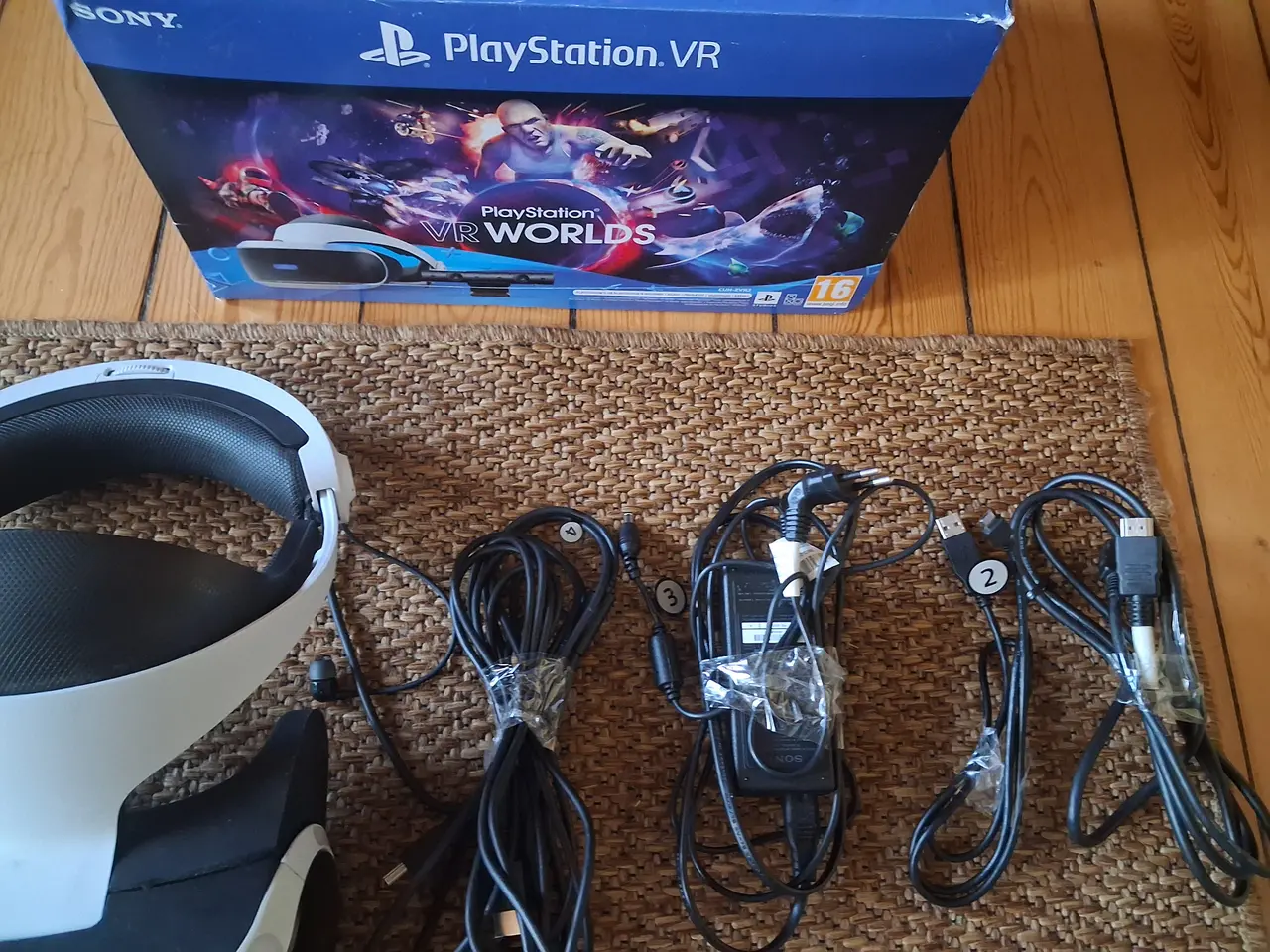Billede 2 - Ps4 Vr headset med 4 move controllere, århus