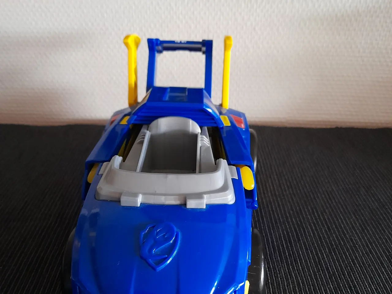 Billede 2 - Paw Patrol  transformer køretøj med våben ( pile).