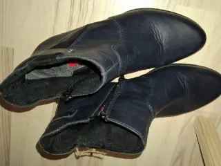 Ny pris. Meget velholdte Rieker støvler.
