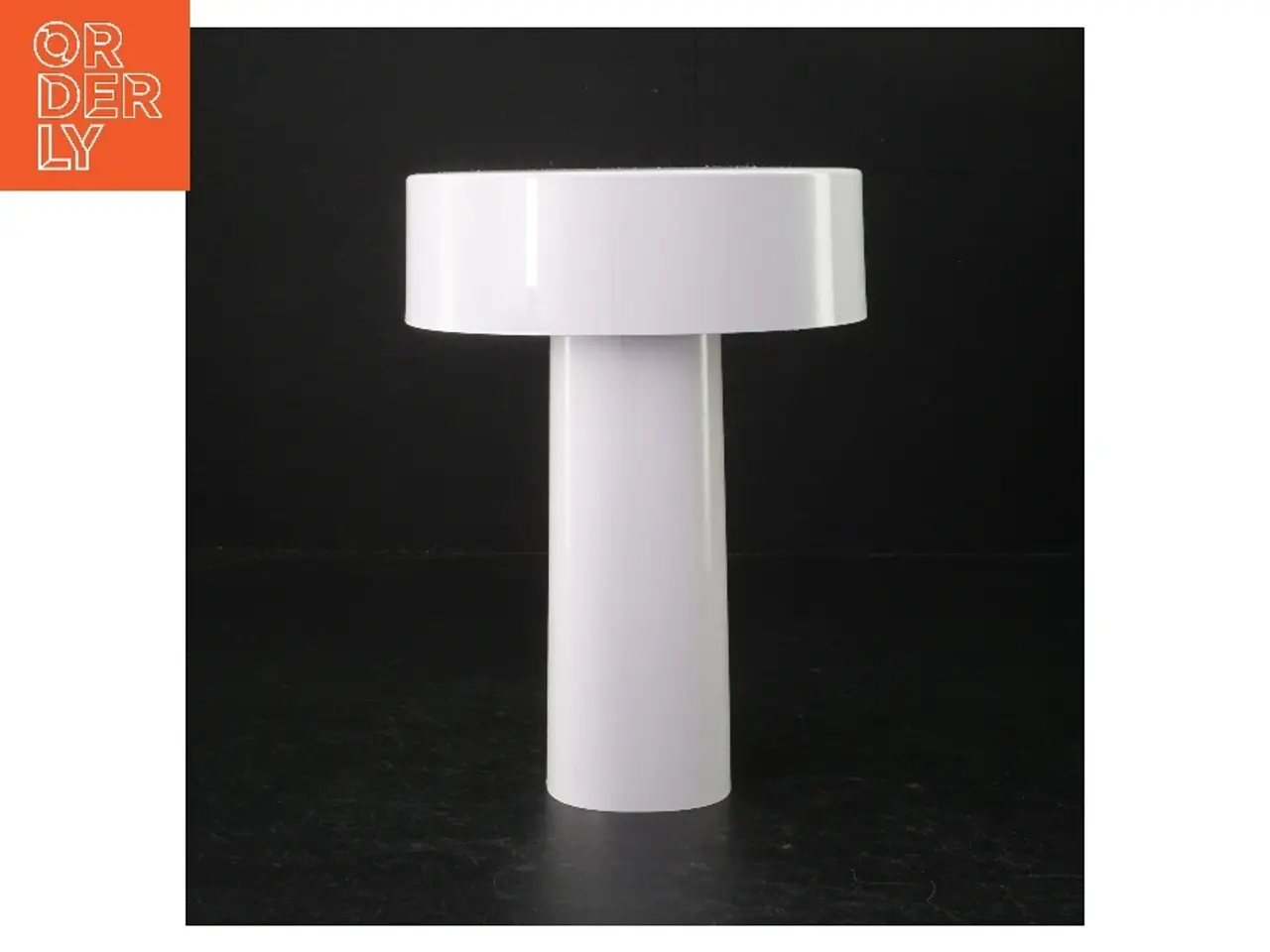 Billede 1 - LED bordlampe fra IKEA (str. H. 20 cm)