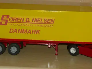 Trækker m/hænger.