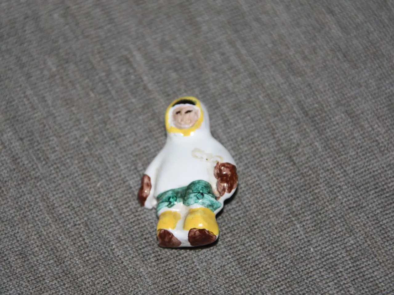 Billede 1 - Grønlænder figur broche 4,5 cm stempel:KIS Danmark