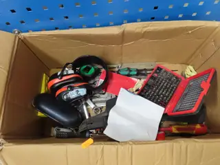 Kasse med div. værktøj