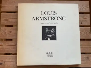 LP plader med bl.a. Elvis, Ellington, Leo Mathisen
