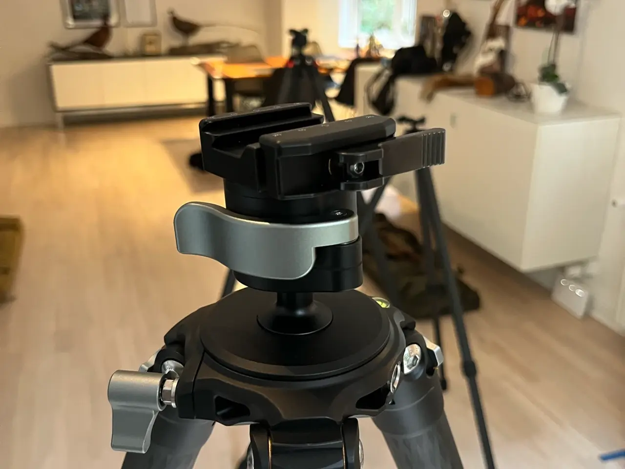 Billede 2 - Carbon Tripod med ARCA clamp kugle hoved