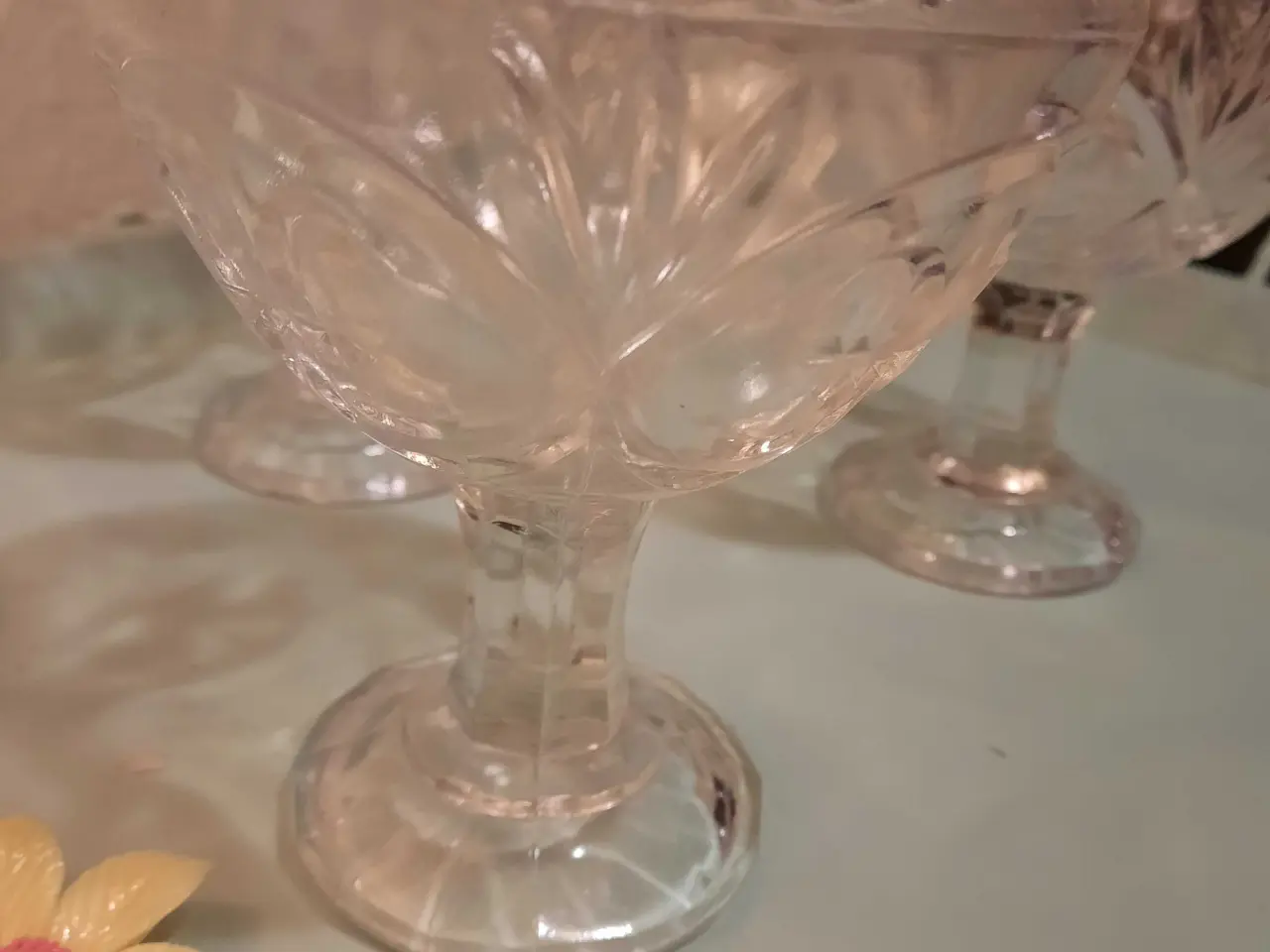 Billede 2 - Hjem og Stil: presset glas fra 20erne.