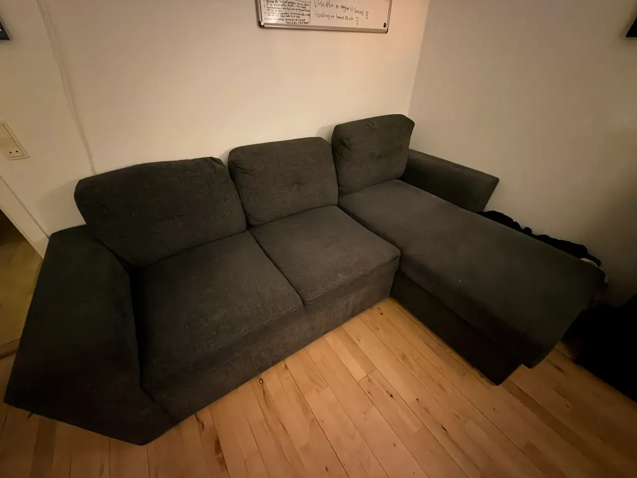 Billede 2 - JYSK mørkegrå sofa