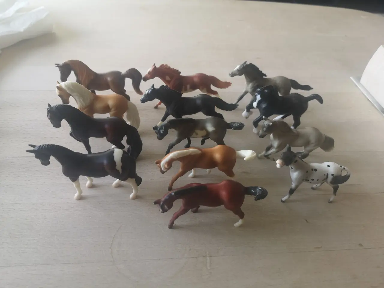 Billede 1 - Breyer Stablemates 32 stk. sælges