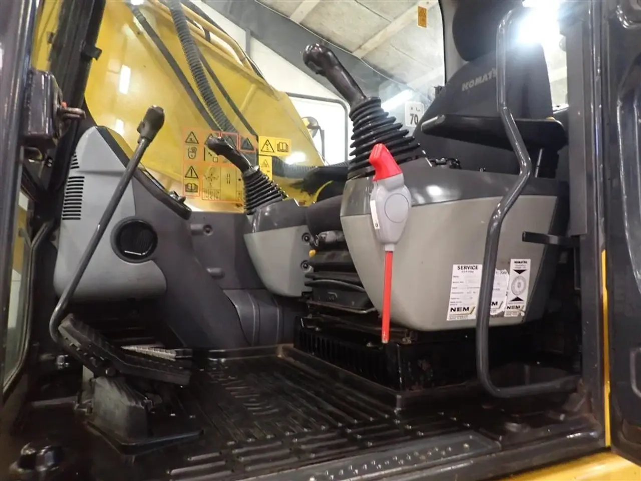 Billede 12 - Komatsu PC240 LC-8 1000 timer. siden ny undervogn