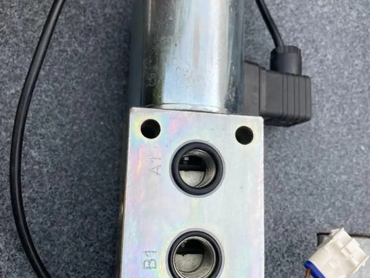 Billede 5 - Hydraulisk omskifter ventil til blok