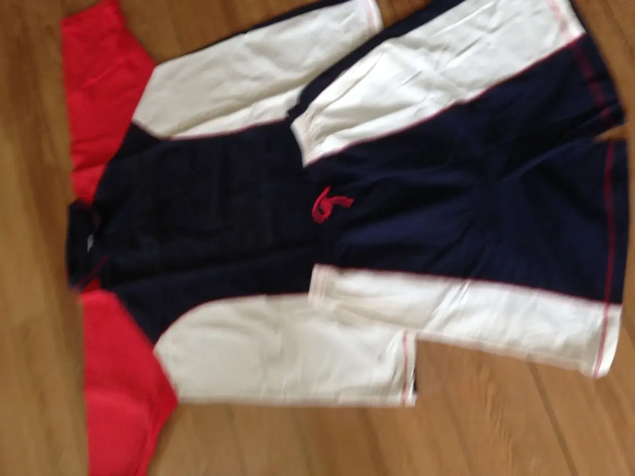 Billede 1 - Flot Polo + shorts - nyt sæt - str 6XL