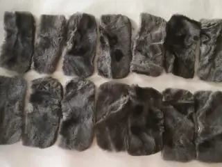 14 stykker pelsrester til Håndarbejde.