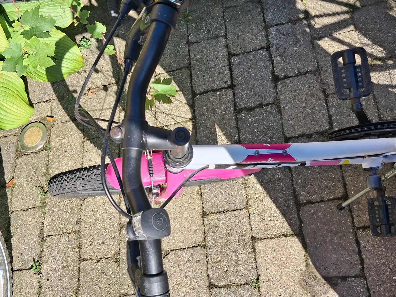 Billede 8 - Pigecykel pink/hvid 20 tommer til salg