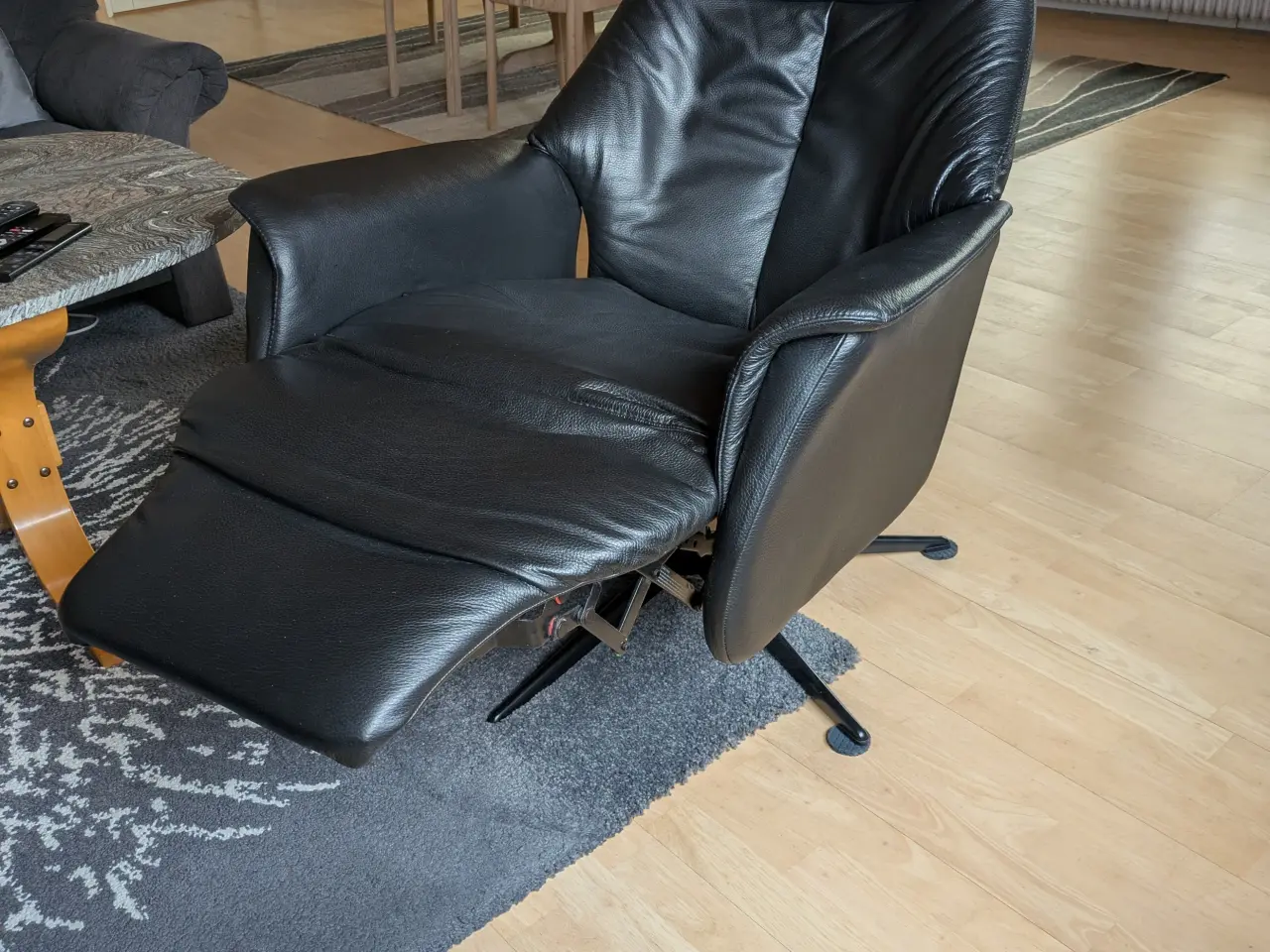 Billede 6 - Dreje/vippe, læder overalt, nedsat til 2000,-