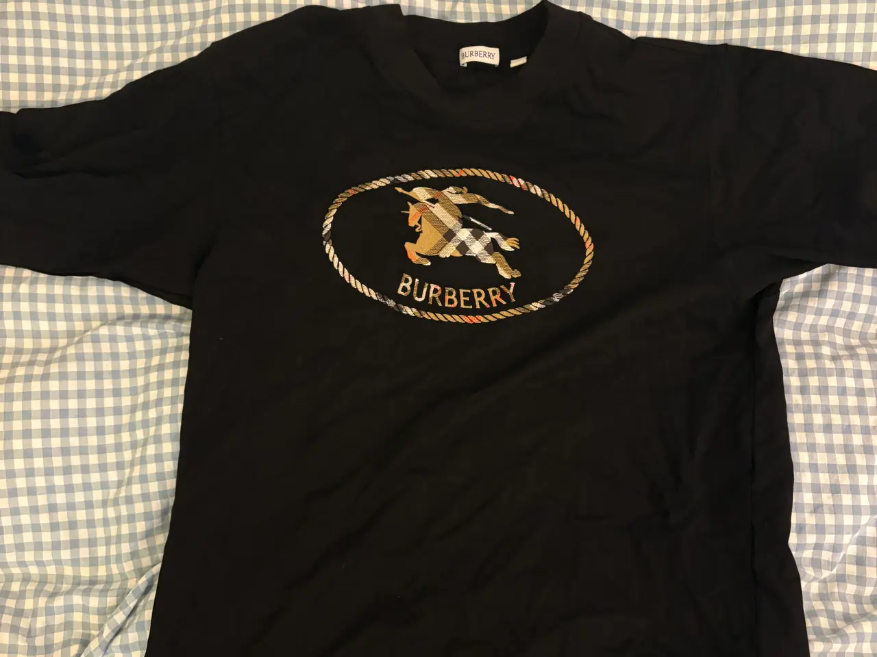 Billede 1 - Burberry t shirt i sort 