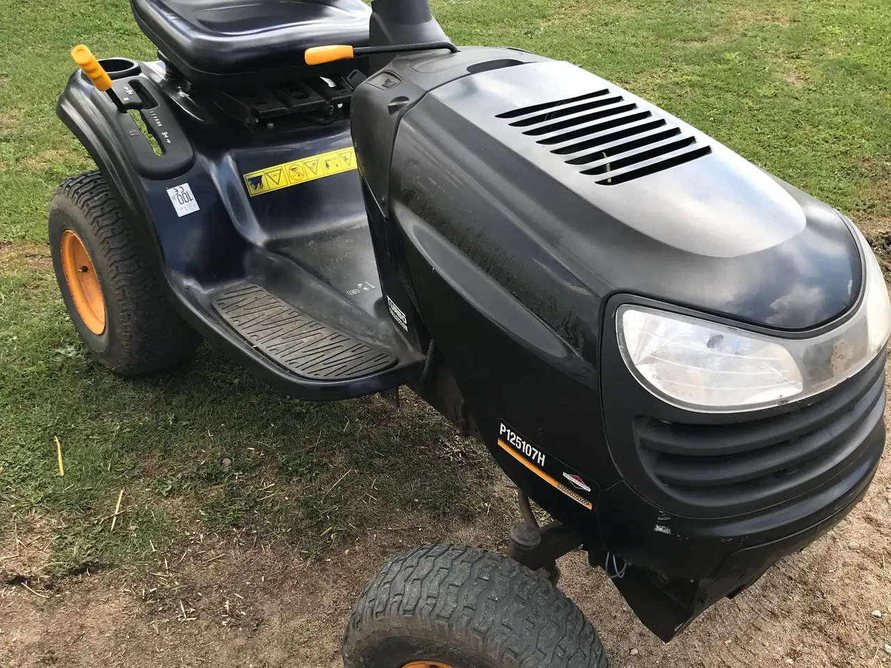 Billede 1 - 12,5 hk havetraktor. Uden klipper