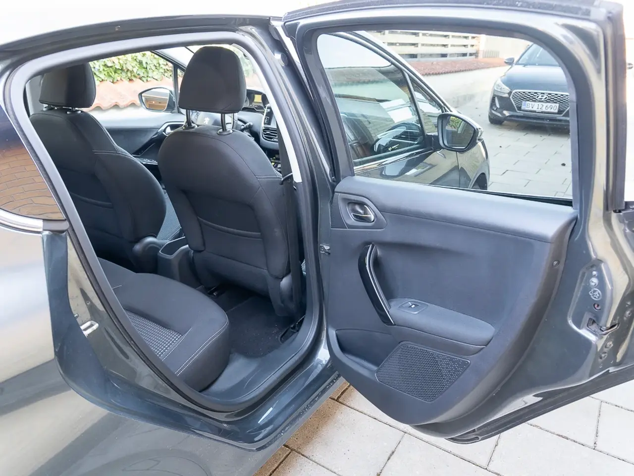 Billede 4 - Peugeot 208 1.2 VTi 5D Allure i perfekt stand