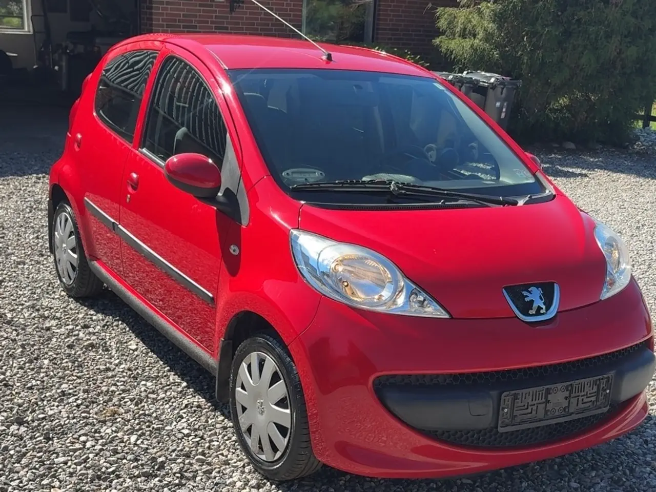 Billede 3 - Nysynet og velholdt Peugeot 107 sælges