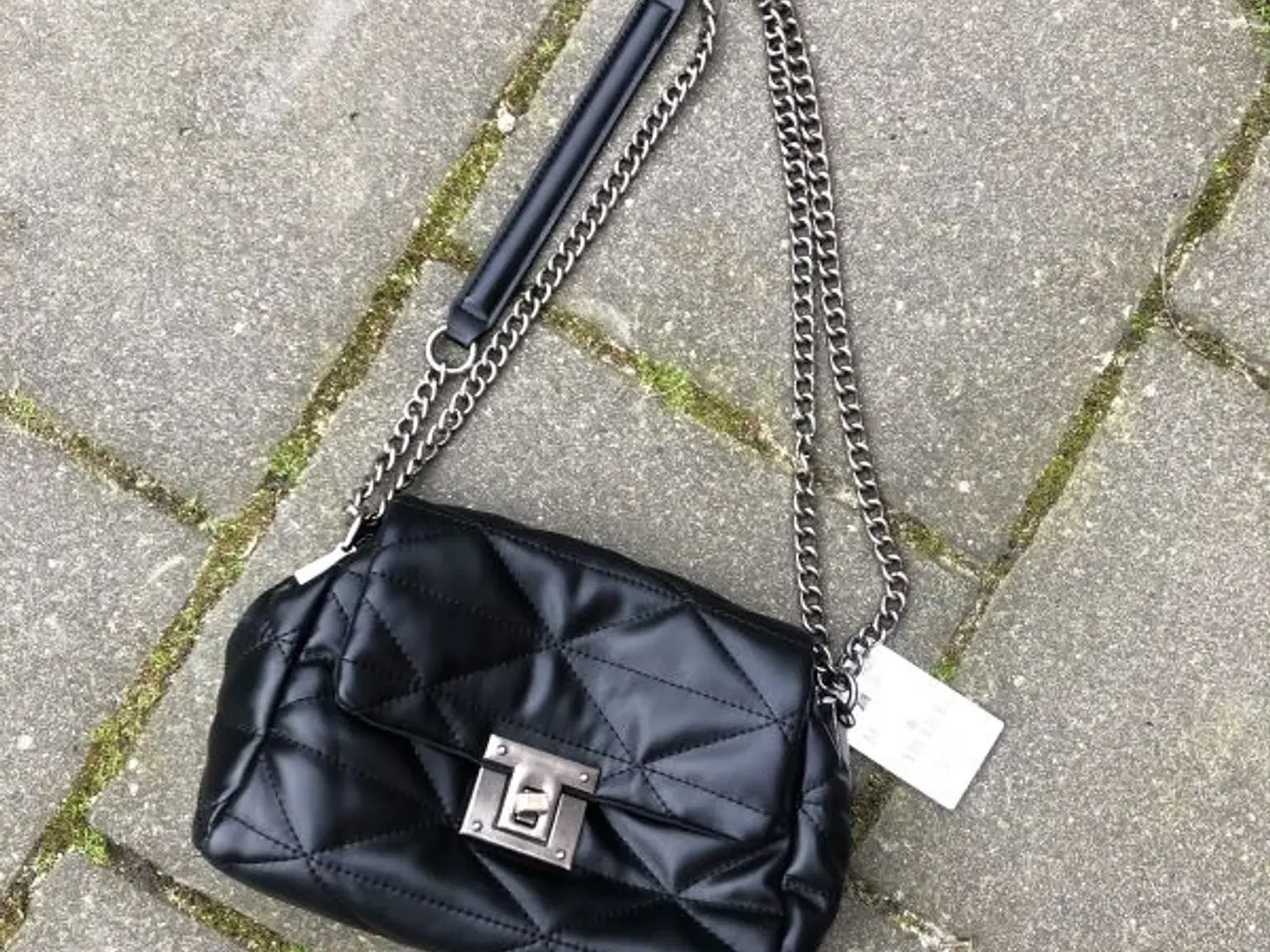 Billede 1 - Sort SKULDERTASKE fra STRADIVARIUS