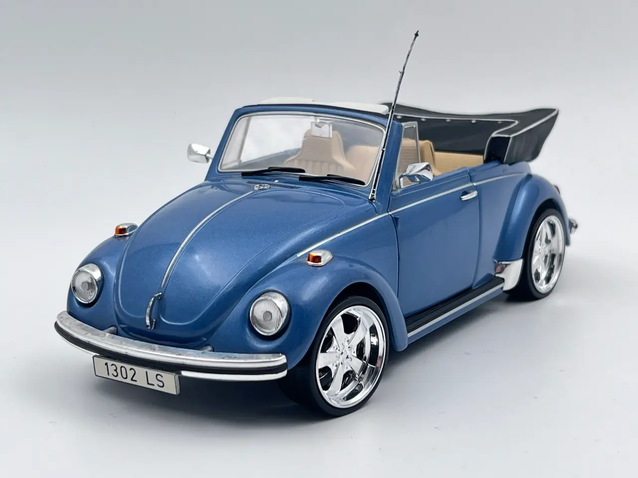 Billede 3 - 1970 VW 1302 LS Cabriolet - 1:18 Sjælden udbudt
