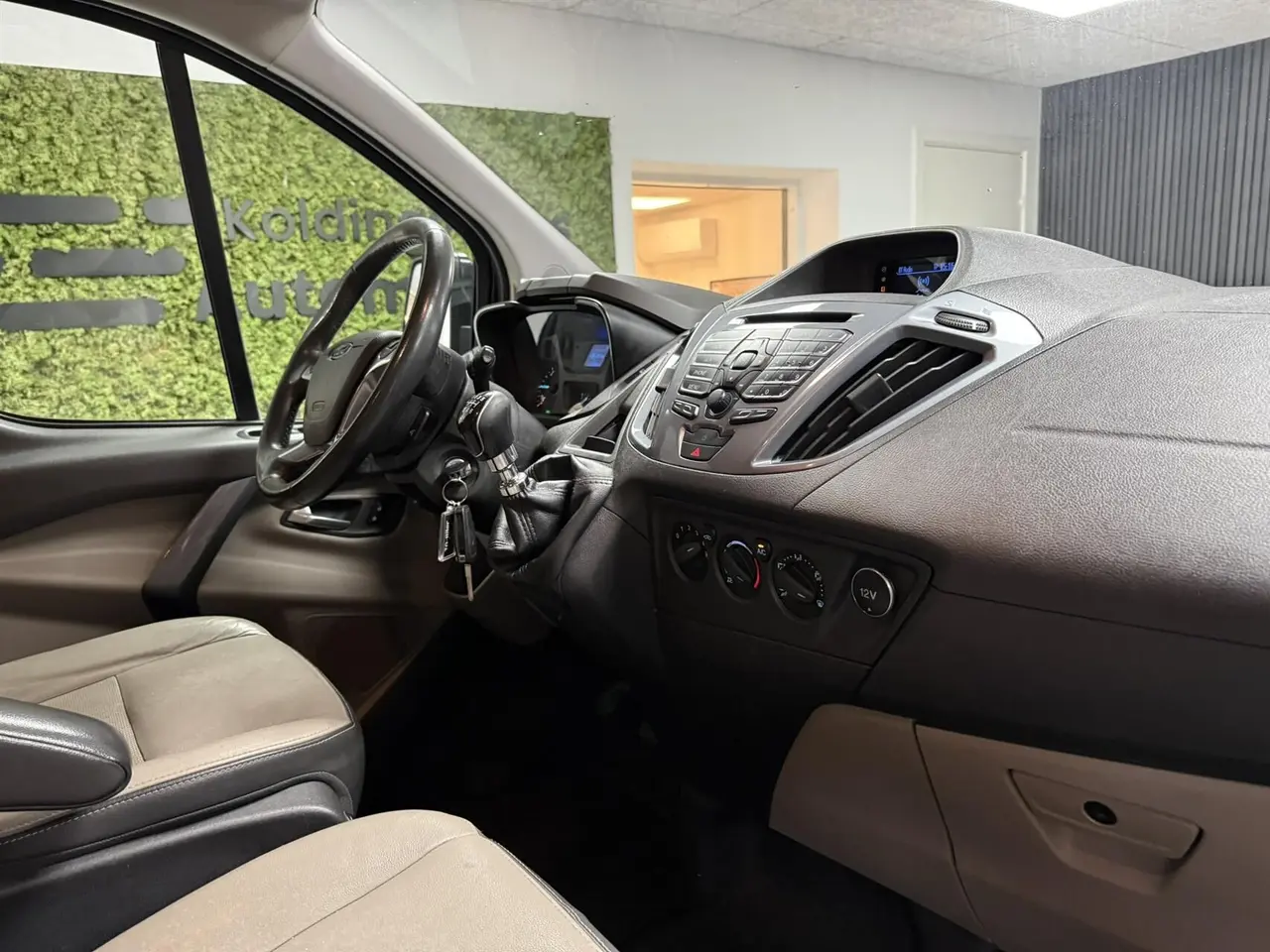 Billede 6 - Ford Tourneo Custom 300 L 2,2 TDCi Titanium 125HK 6g