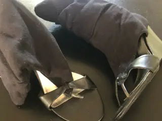 Sandaler med kilehæl