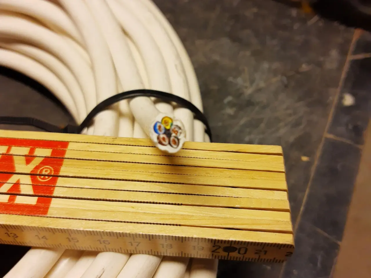 Billede 2 - Plastkabel, hvid, 5G1,5 mm2