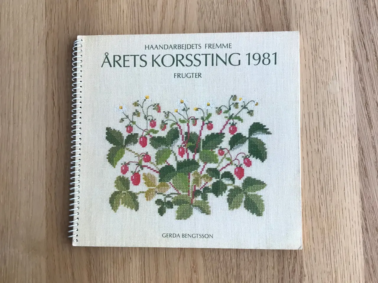Billede 1 - Årets Korssting 1981 - Frugter
