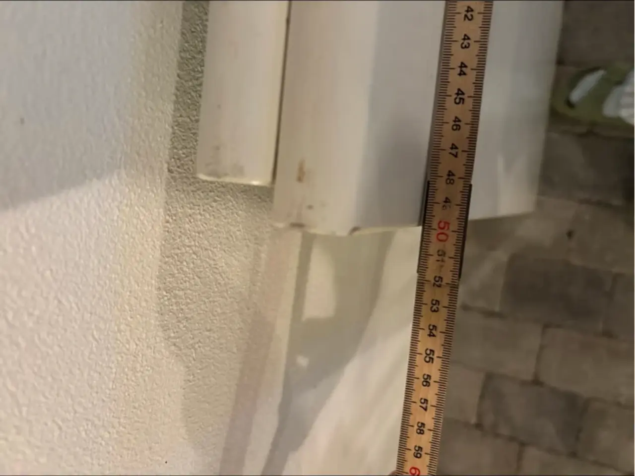 Billede 10 - Massiv spisebord inkl stole og plader