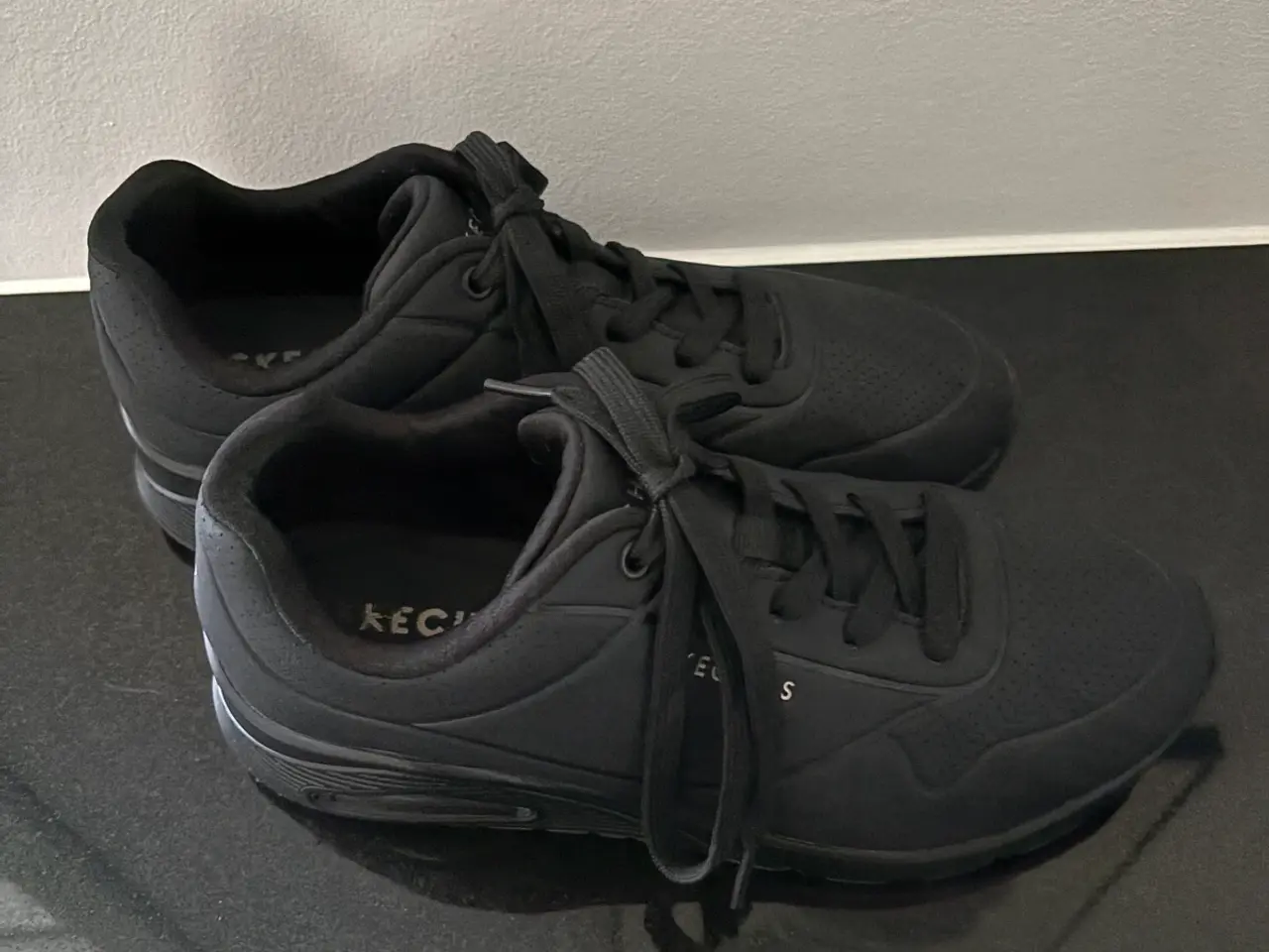 Billede 3 - Sketchers stand on air, str 38