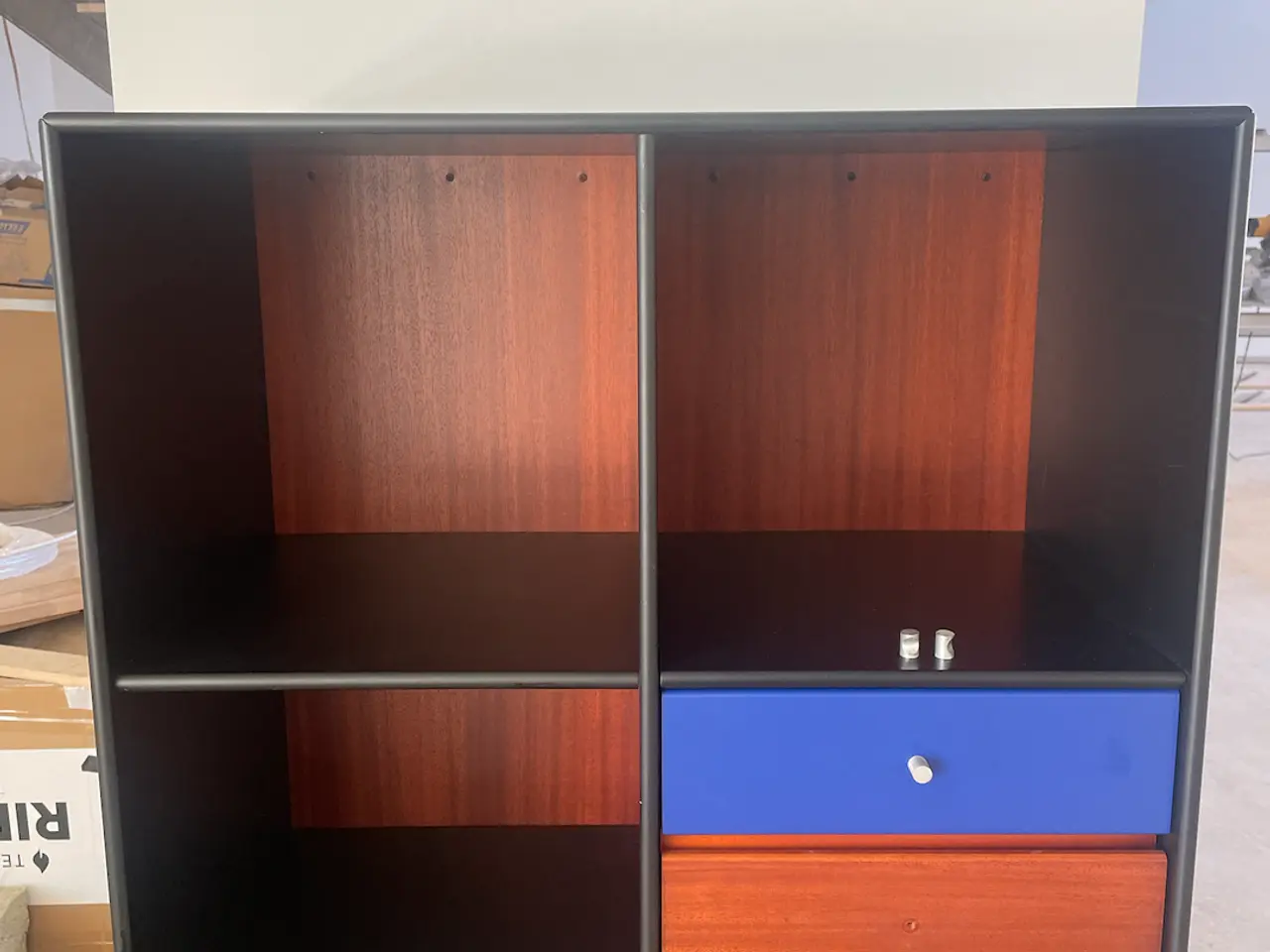 Billede 3 - Montana Reolsystem – 3 Store Moduler i Sort/Mahogn