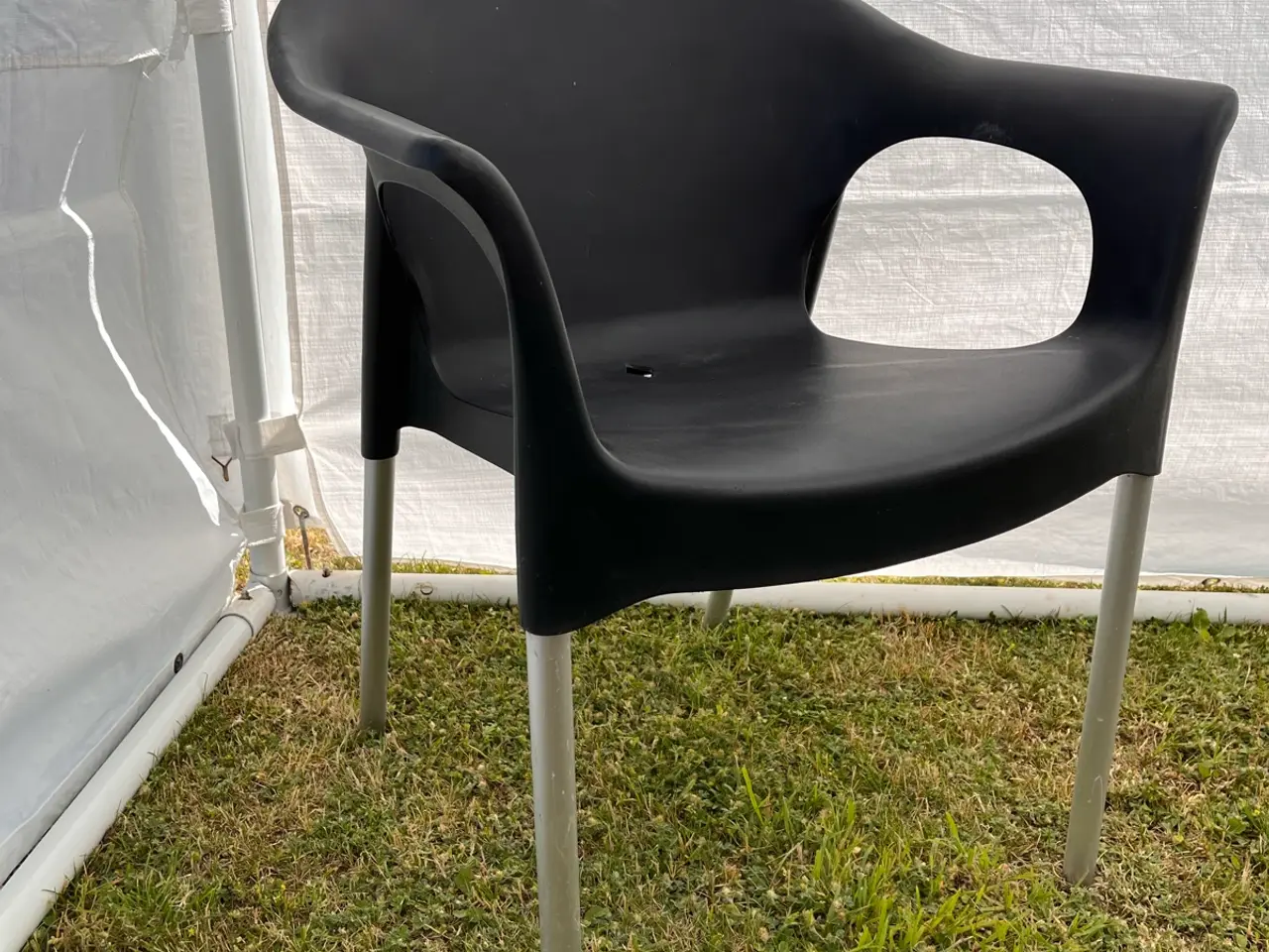 Billede 1 - Havestol med sort plastikskal