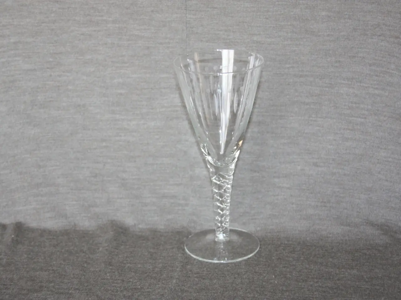 Billede 1 - Amager Twist vin glas 18,5 cm fra Holmegaard