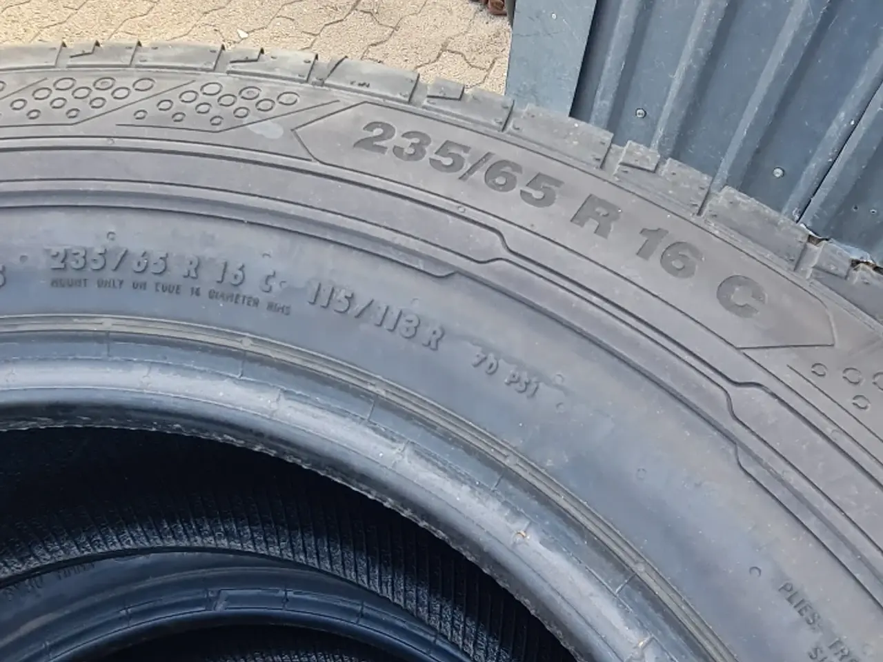 Billede 12 - 235/65-16 sprinter dæk