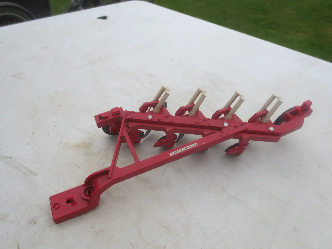 Billede 1 - 1 stk Model International 4 furet Bugseret Plov