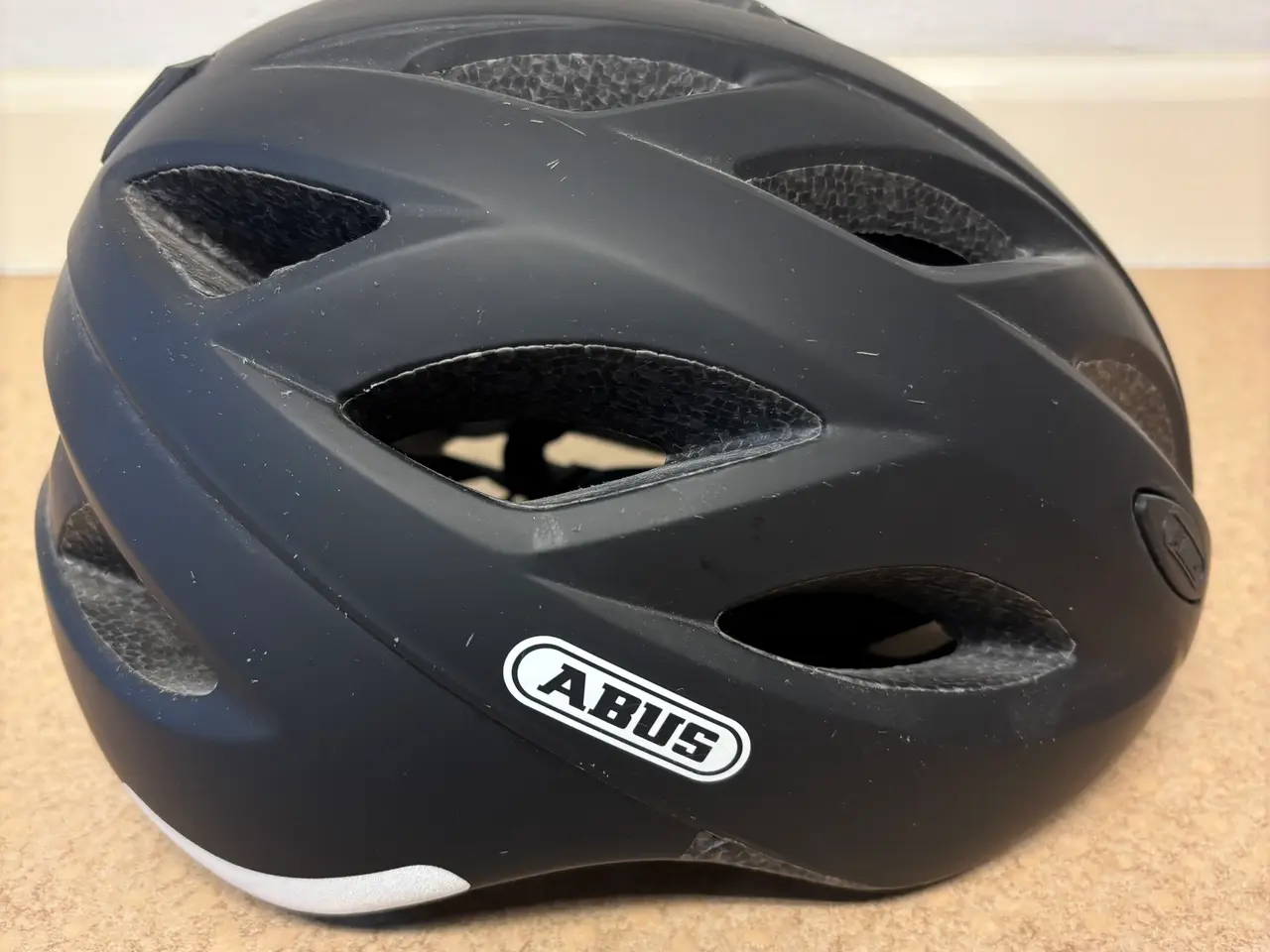 Billede 1 - Cykelhjelm NY -Abus Lane-U str 56-62