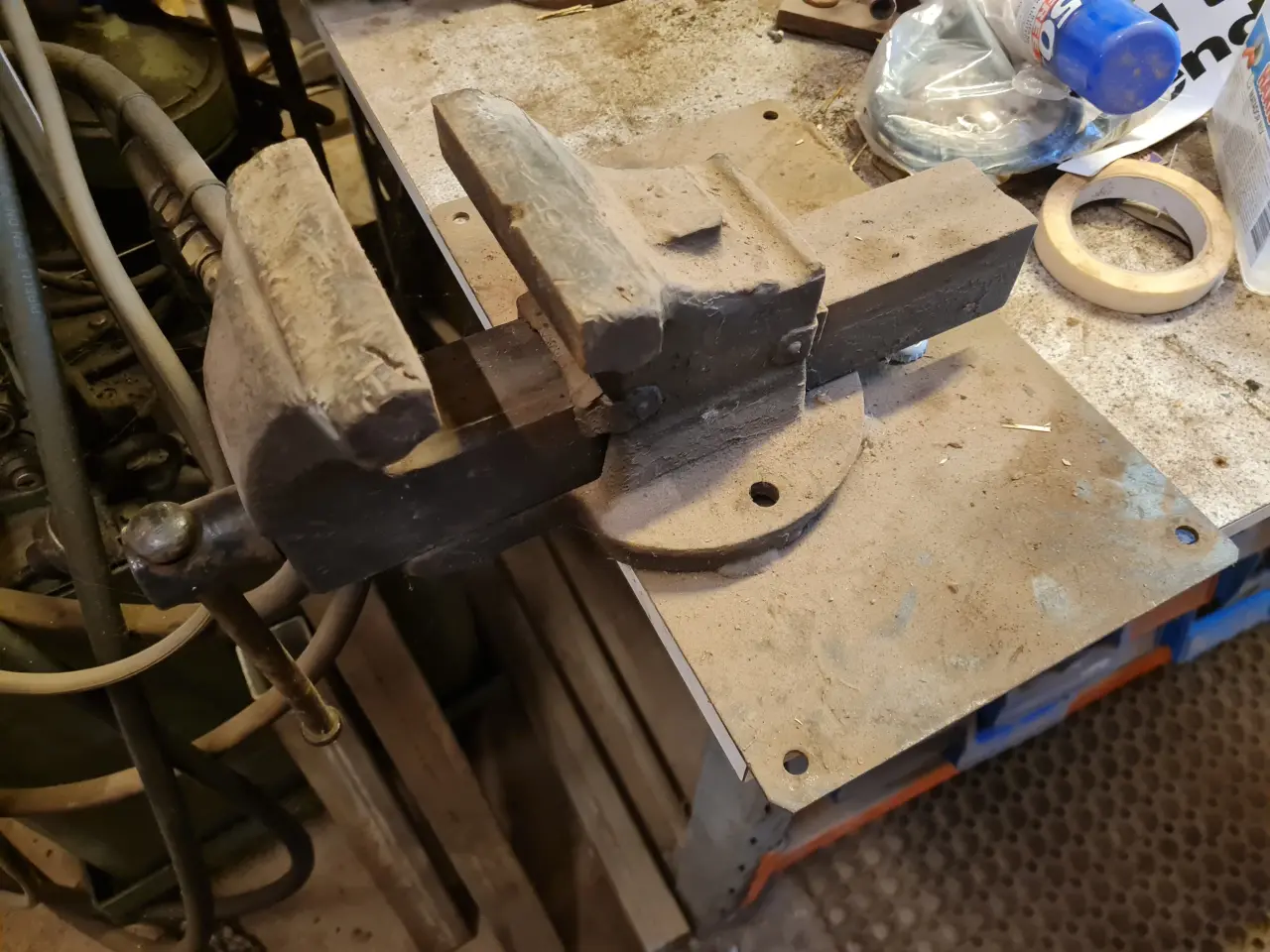 Billede 2 - Skruestik 130 mm på plade