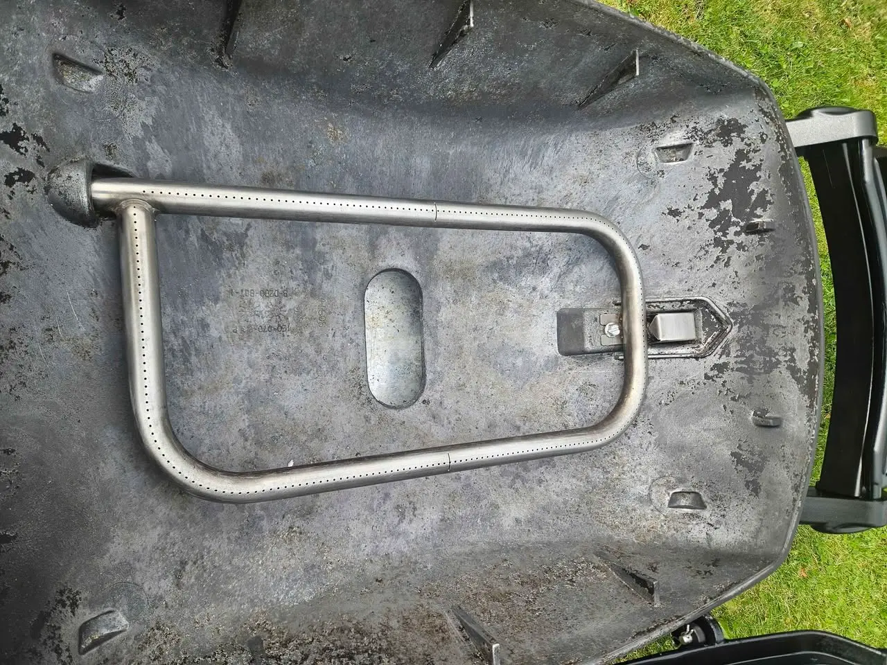 Billede 2 - Weber gasgrillQ200 , ny termometer, med sideborde