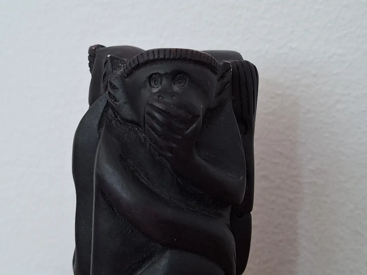 Billede 1 - Figur af tre aber