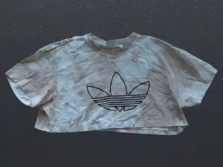Adidas top str. 10 sælges