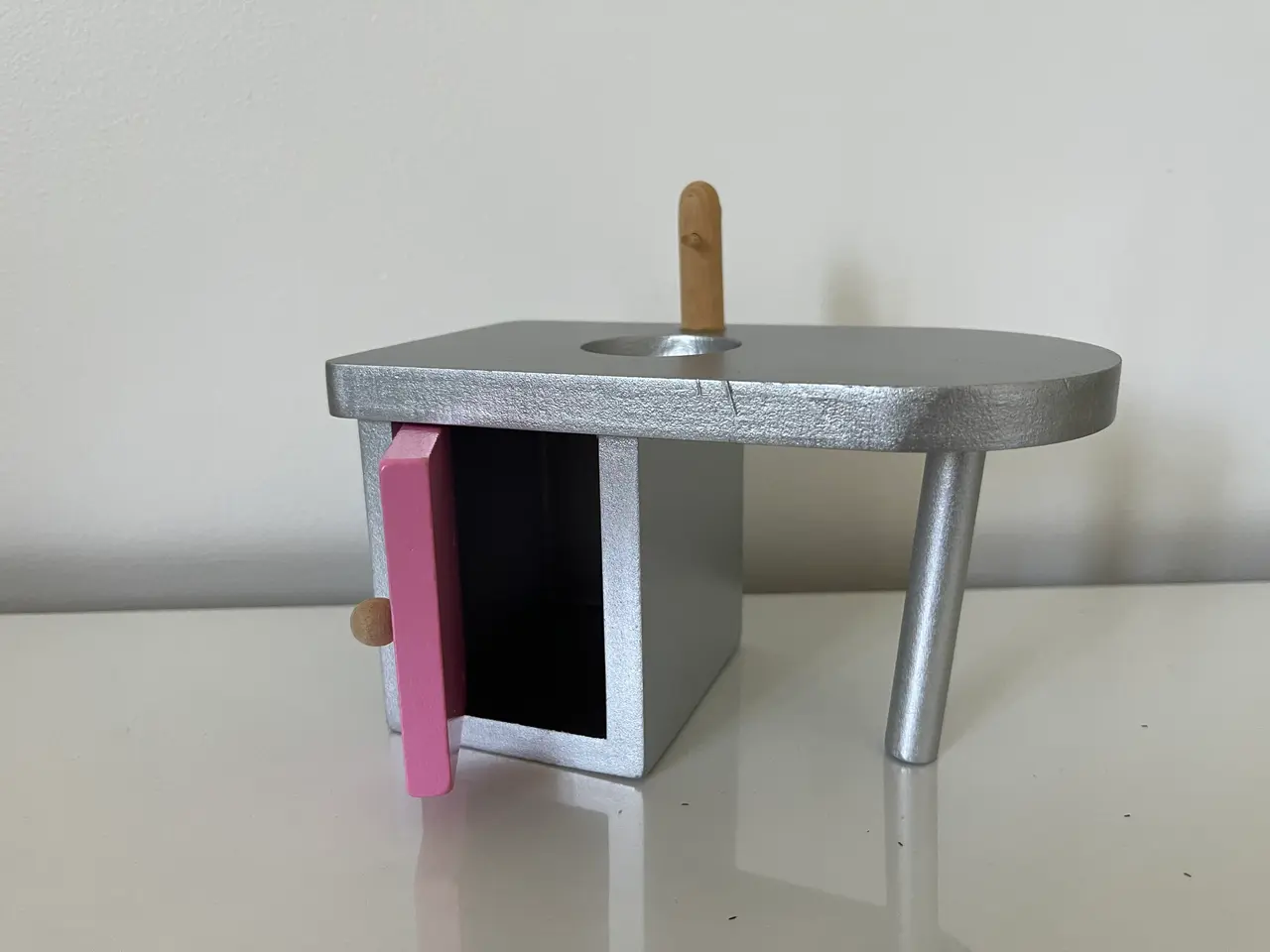 Billede 7 - Barbie dukke inkl. indkøbsvogn og køkkenbord