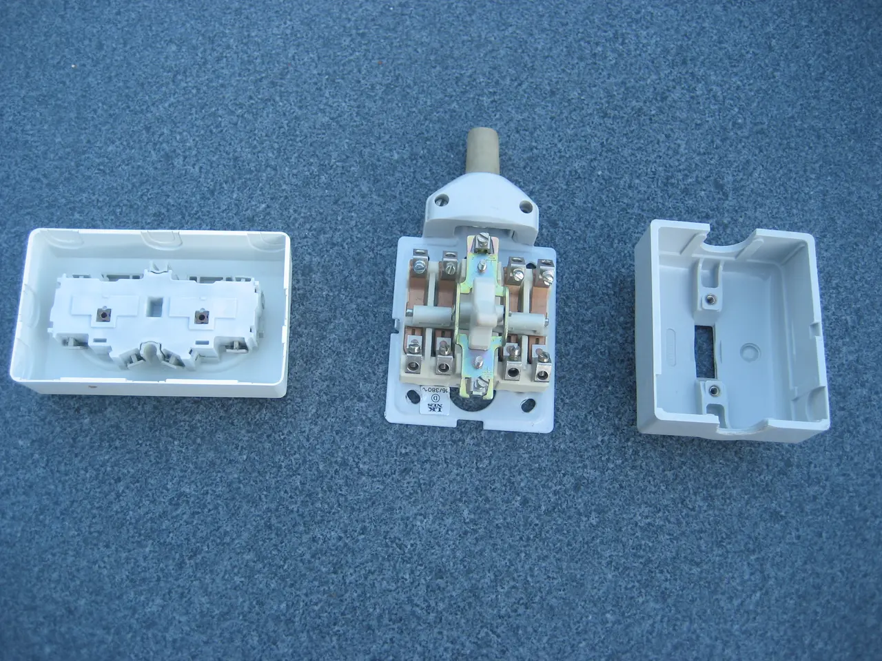 Billede 2 - Opus 66 dobbelt stikkontakt og 380 V afbryder